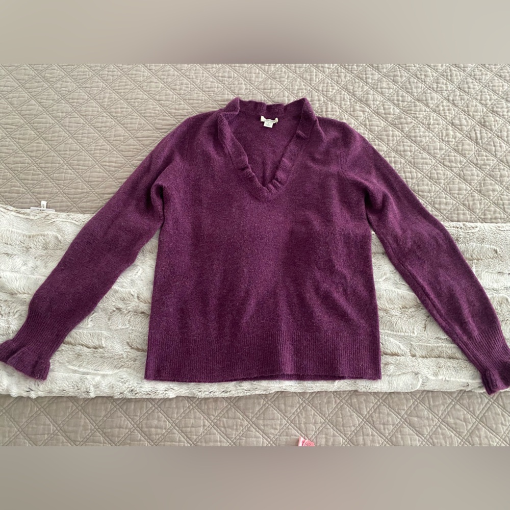 Sundance Women's V-Neck Sweater in Rich Purple